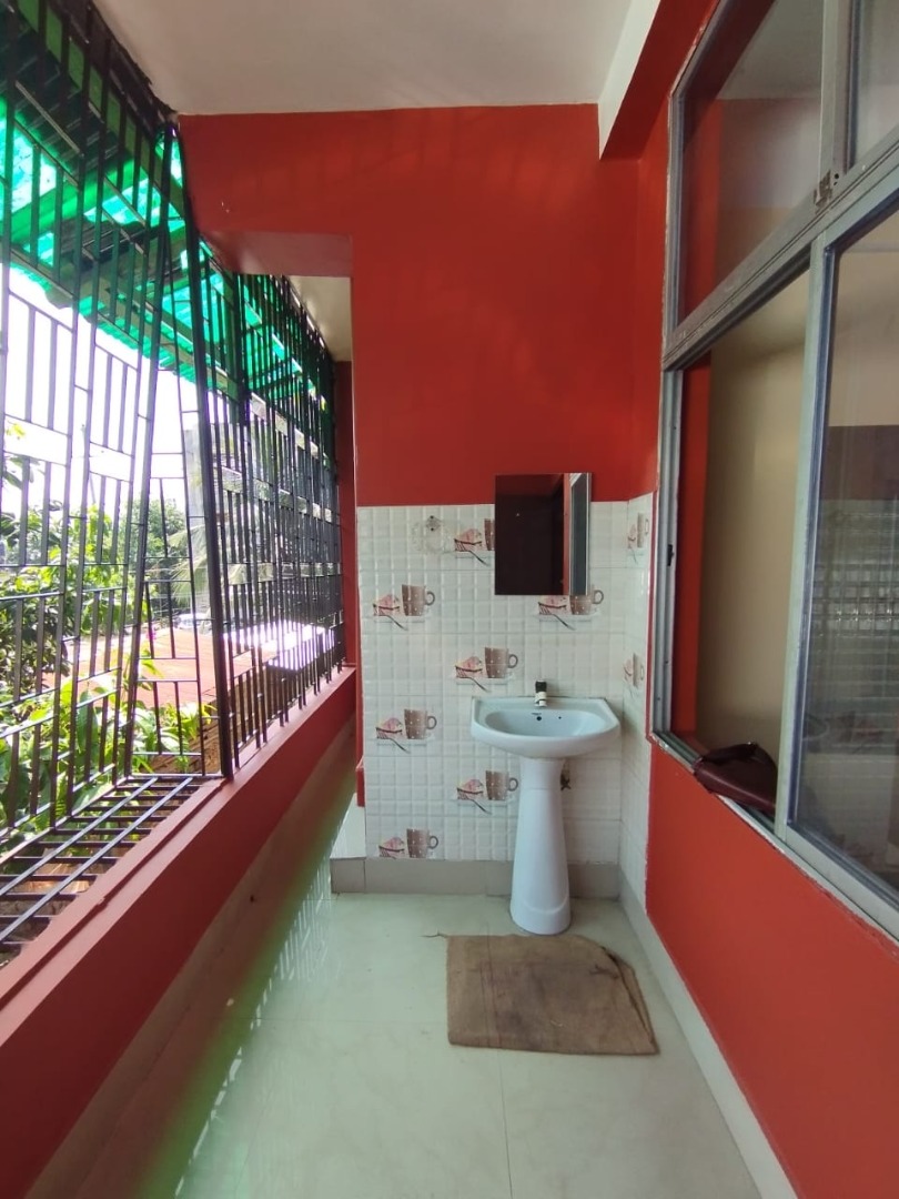 Unfurnished 3bhk in Vinayak Path, Mula Gabharu Path, Kahilipara, Guwahati, Assam, India for Rent